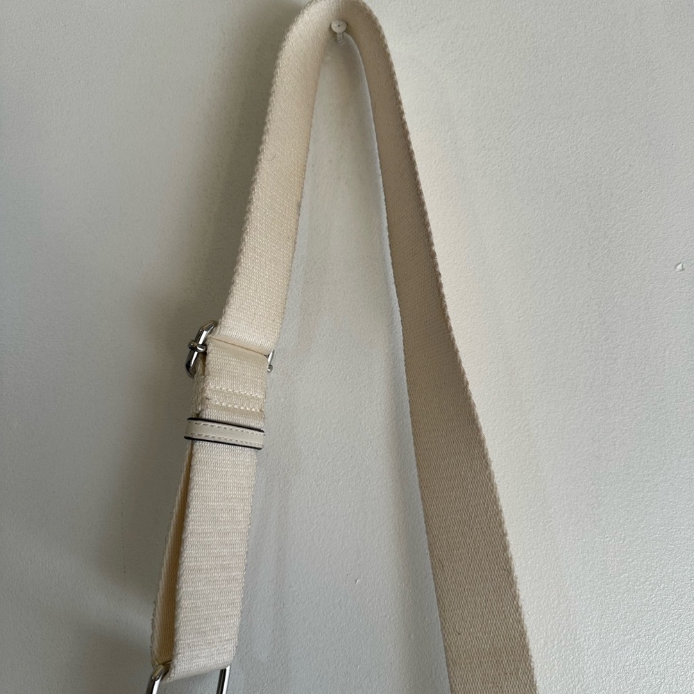 Calvin Klein White Pebbled Leather Crossbody Bag - Picture 4 of 8